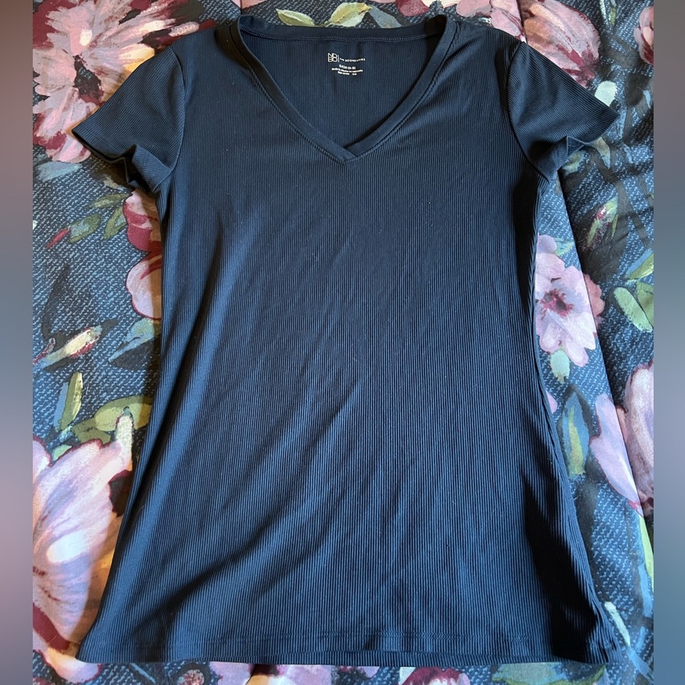 NOBO No Boundaries small navy blue v neck blouse. Used but in good condition.